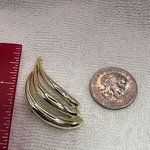 Signed Piscitelli Gold-Tone Layered Wave Brooch Modernist Brooch